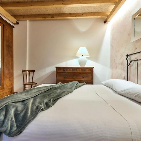 Вилла Casa “La Contrada” Варенна Экстерьер фото