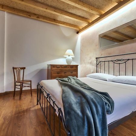 Вилла Casa “La Contrada” Варенна Экстерьер фото