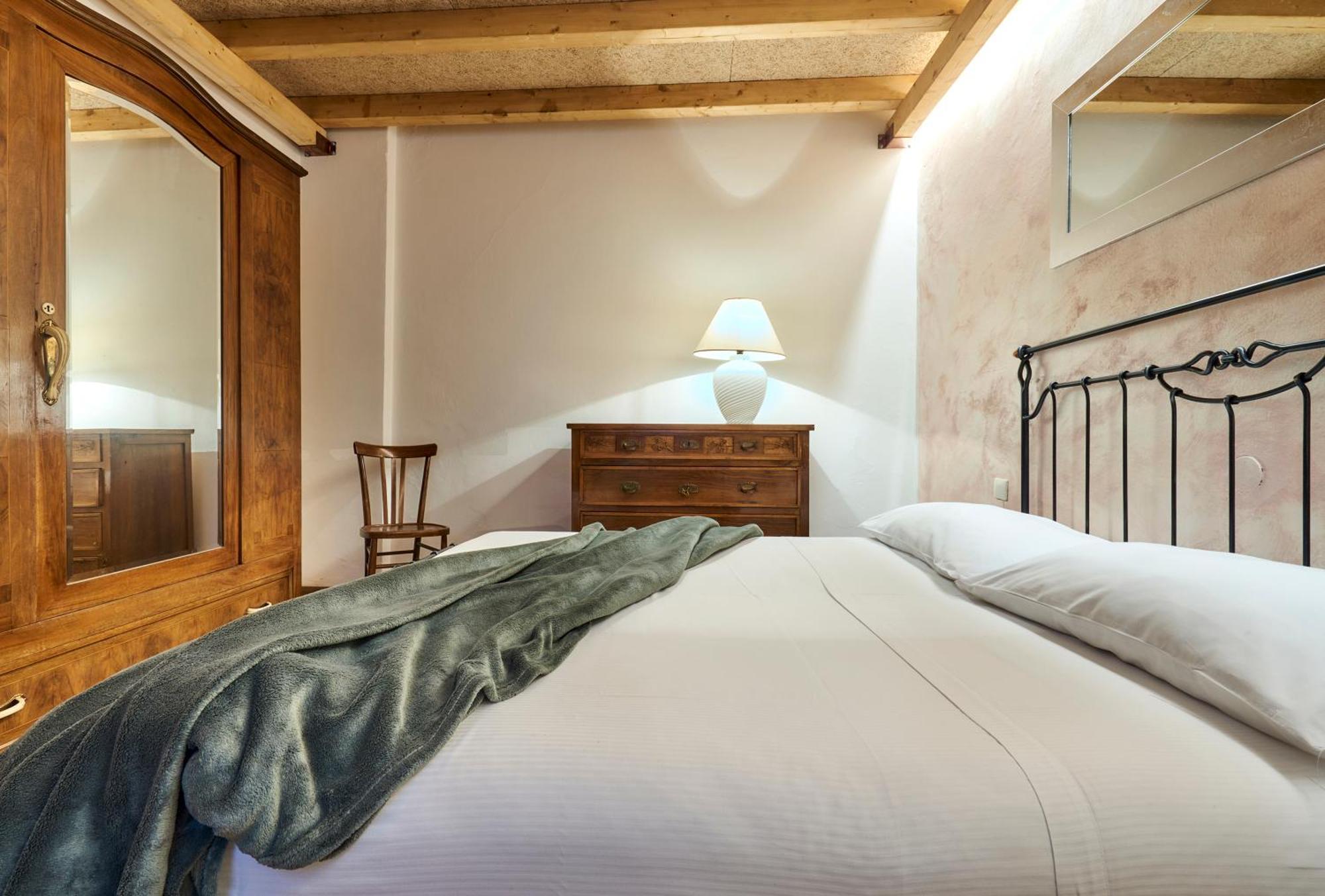 Вилла Casa “La Contrada” Варенна Экстерьер фото